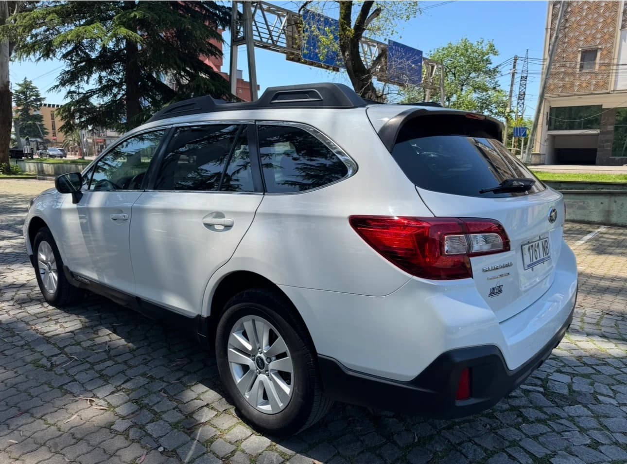 SUBARU OUTBACK photo 3