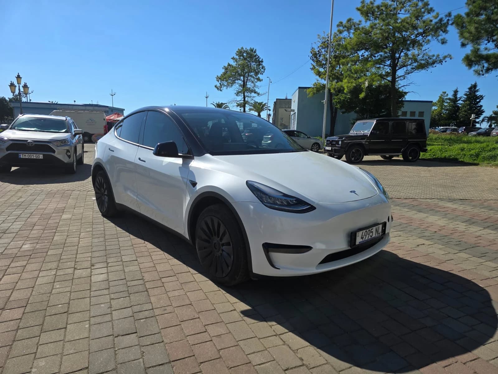 TESLA MODEL Y photo 3