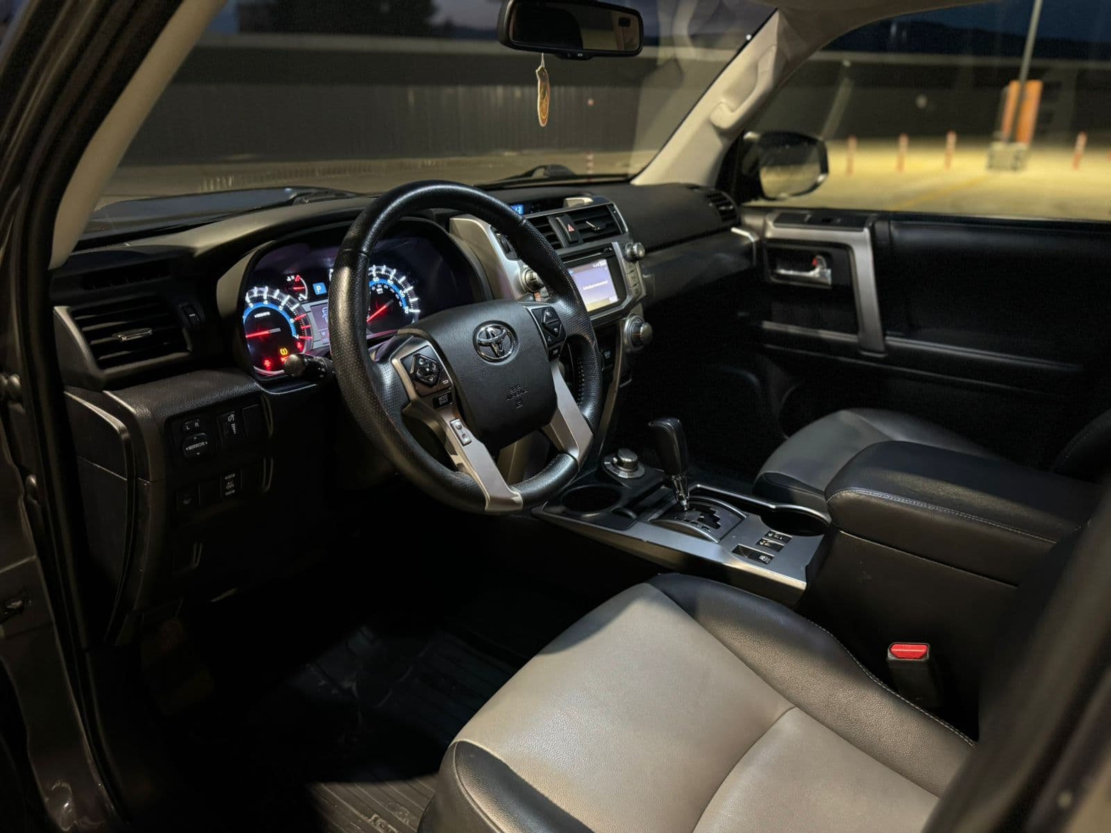 Toyota 4runner 2020 view 9