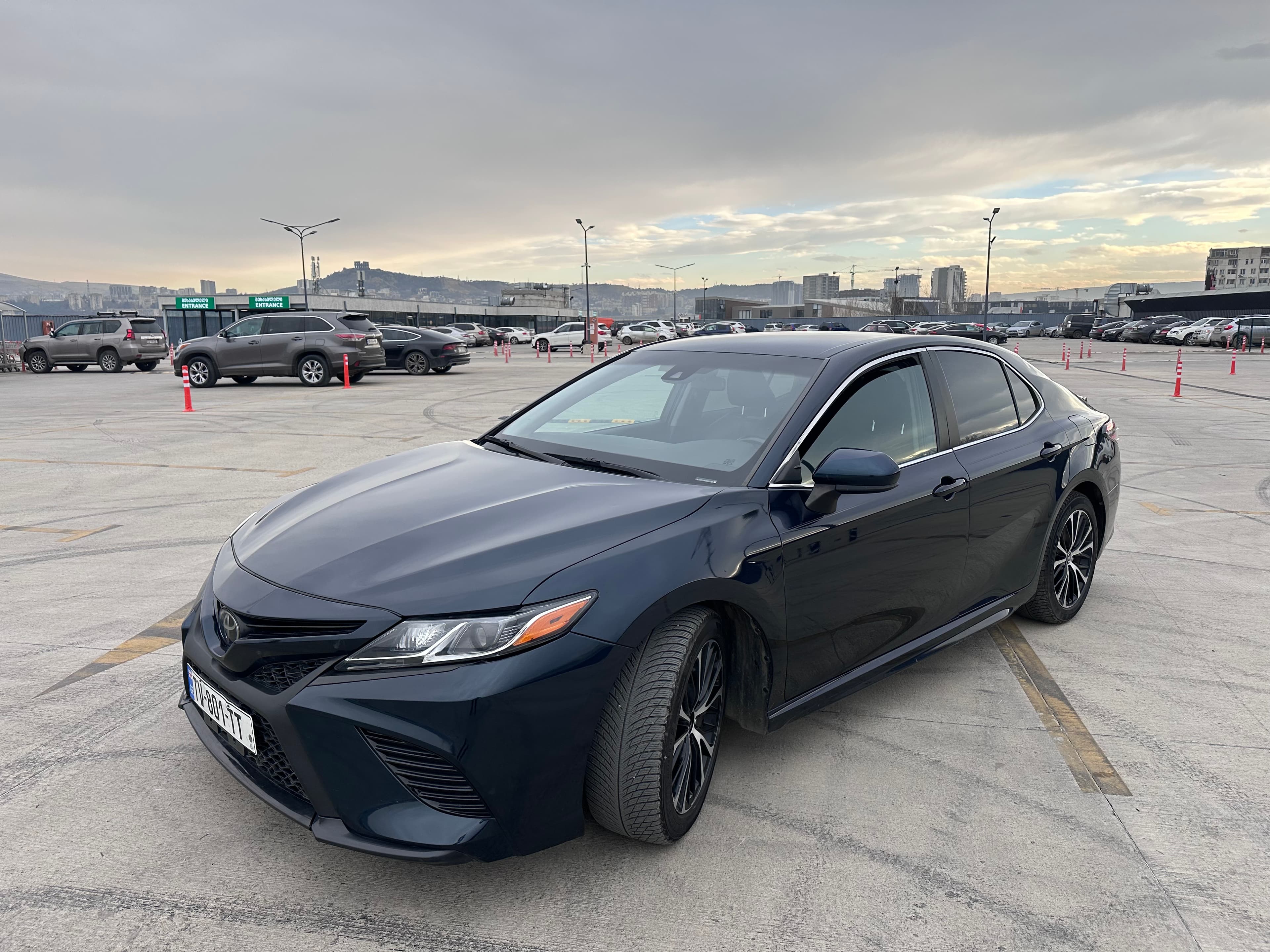 Toyota Camry se 2015 view 2