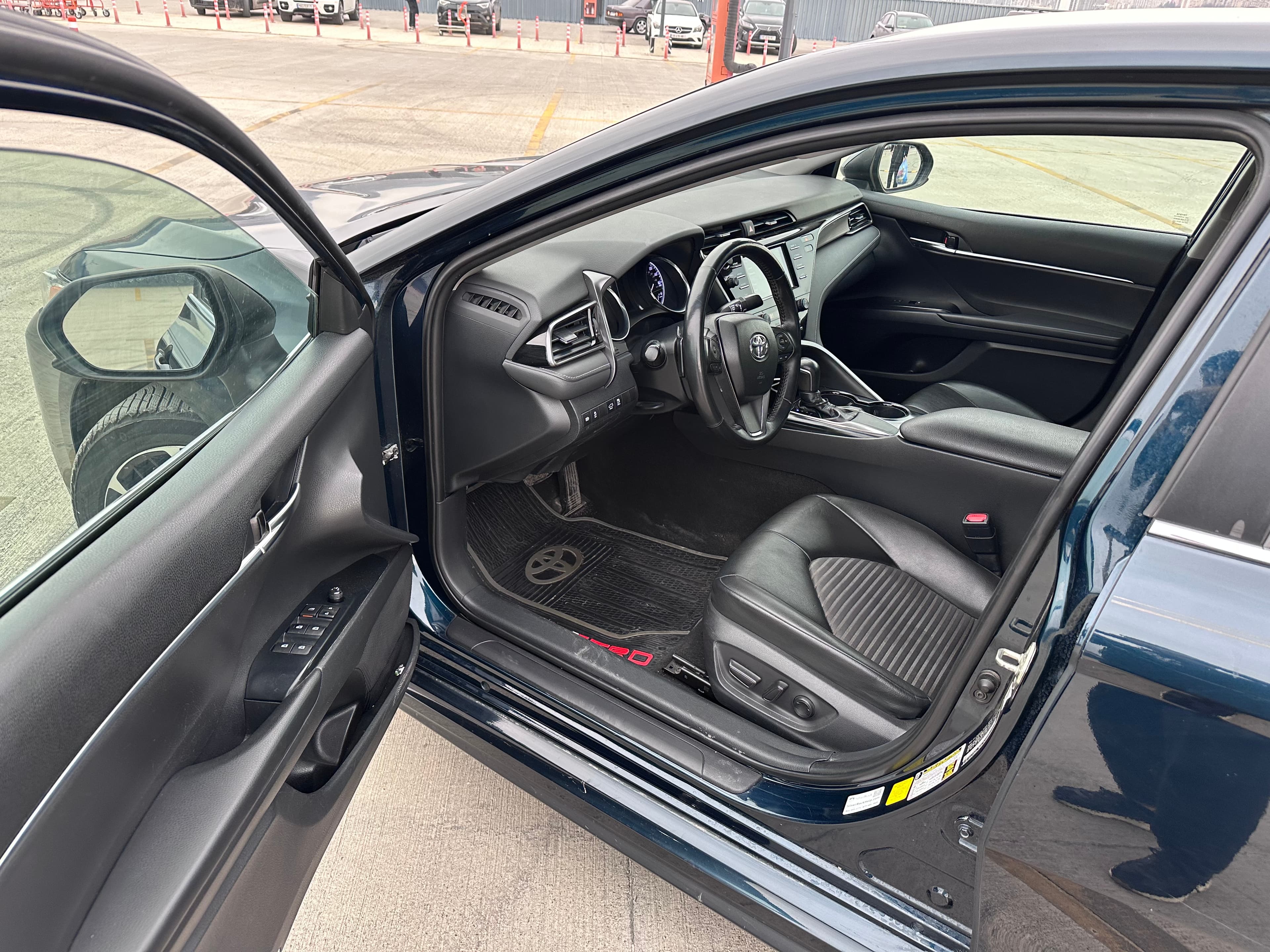 Toyota Camry se 2015 view 5