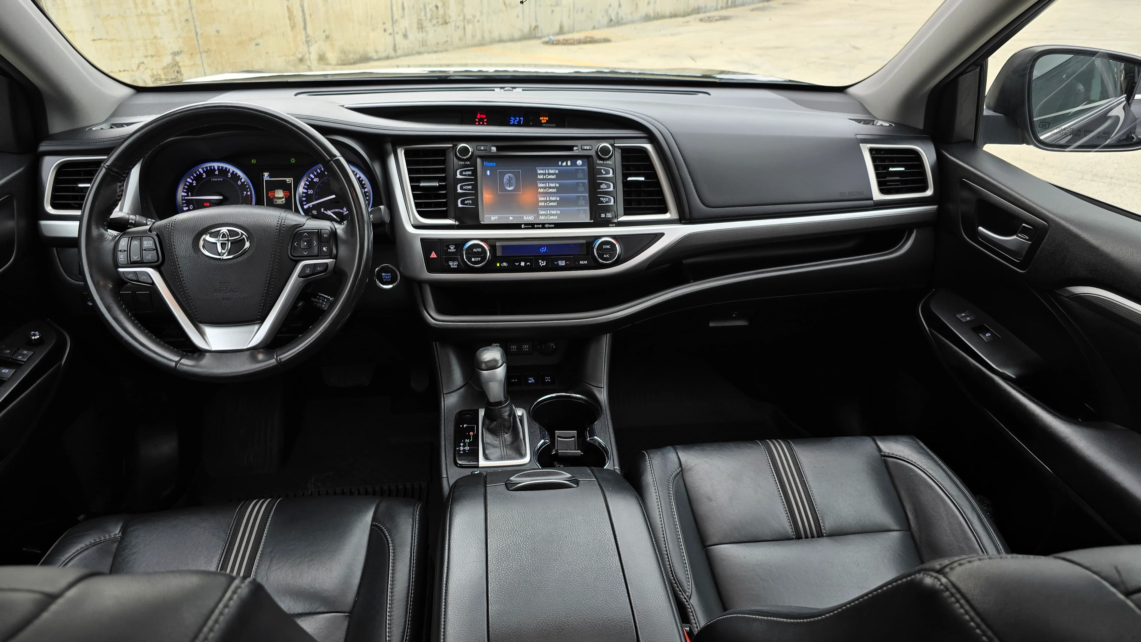 Rent Toyota Highlander  in Tbilisi — photo 4