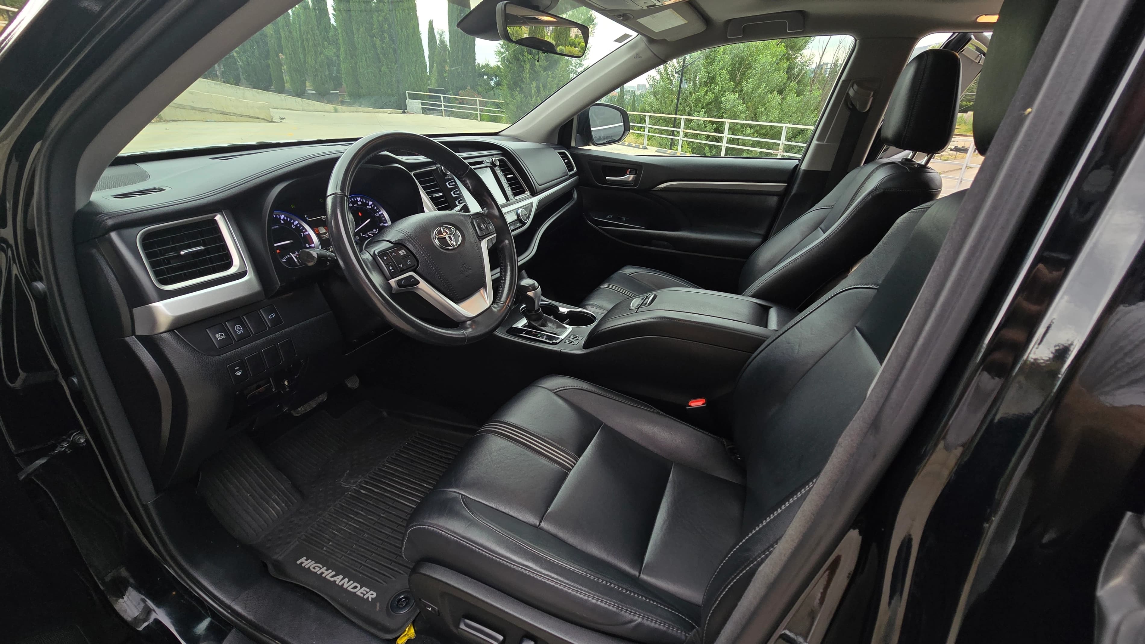 Rent Toyota Highlander  in Tbilisi — photo 5