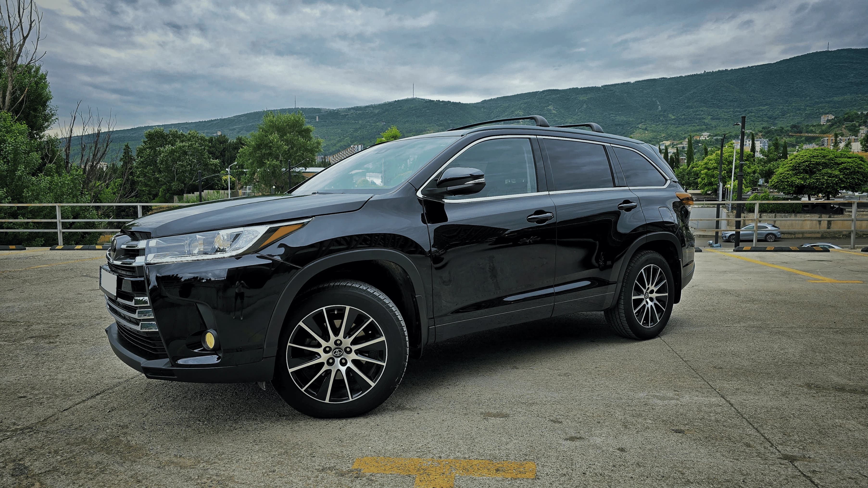 Rent Toyota Highlander  in Tbilisi — photo 9