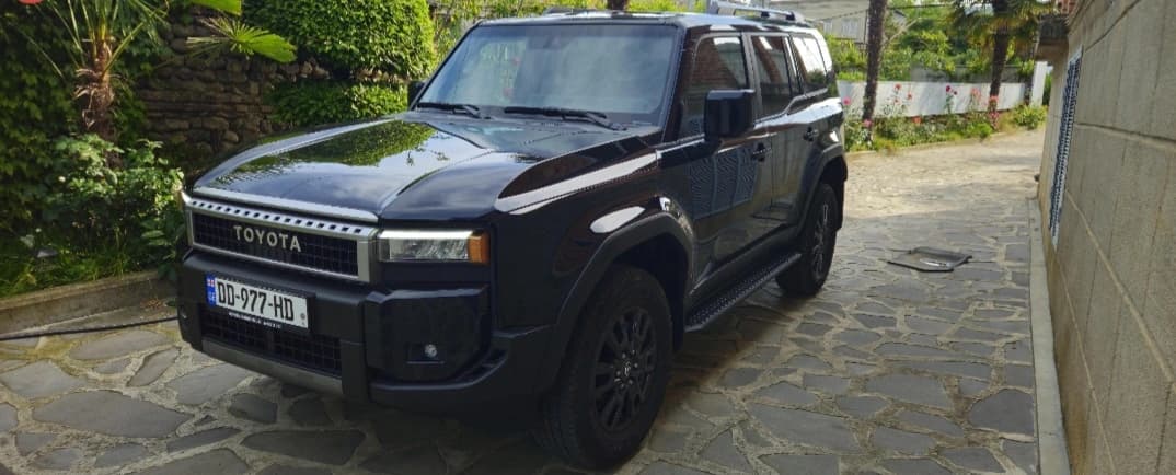იქირავე Toyota Land Cruiser Prado
