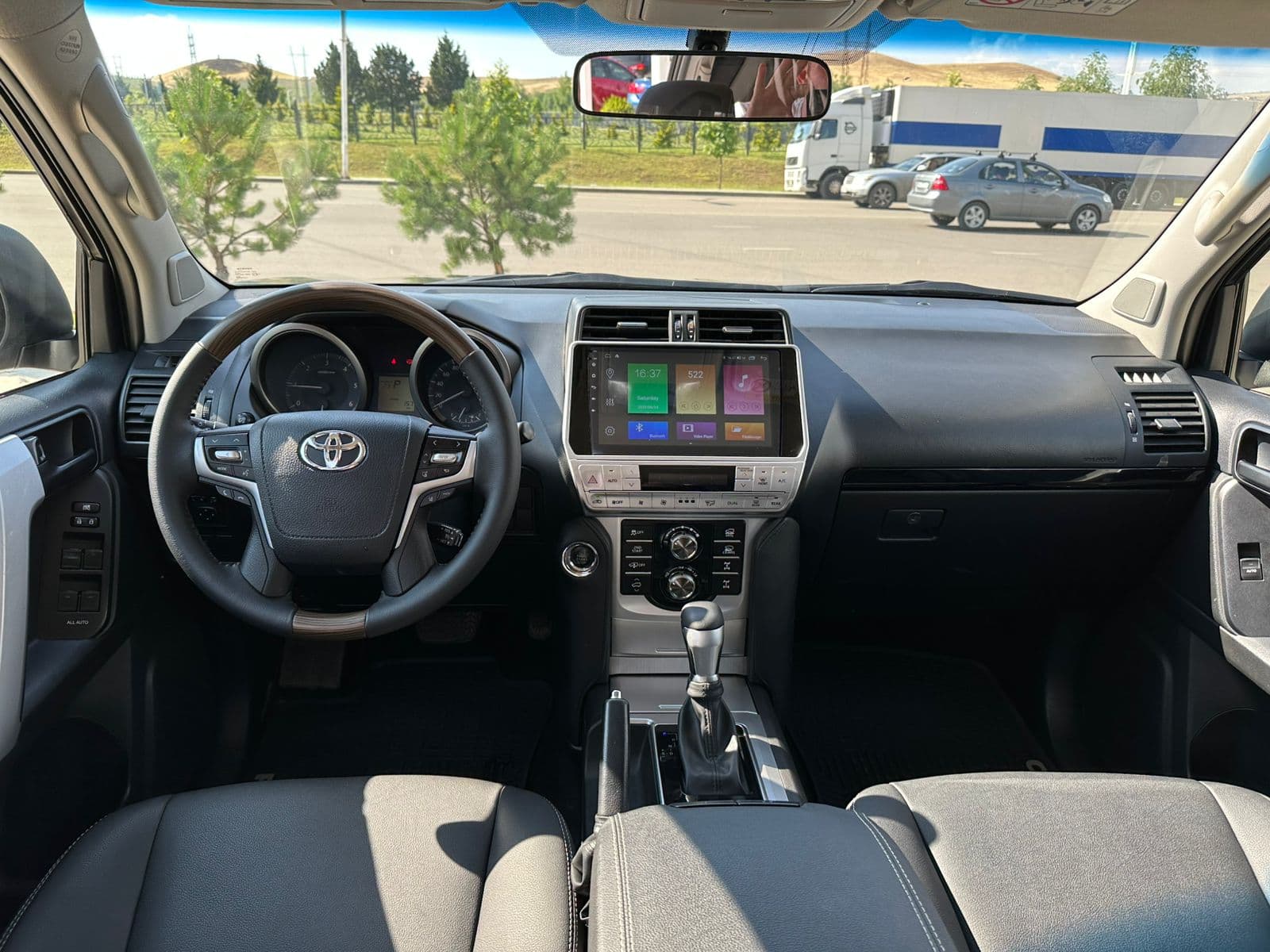 Toyota prado 2014 view 8