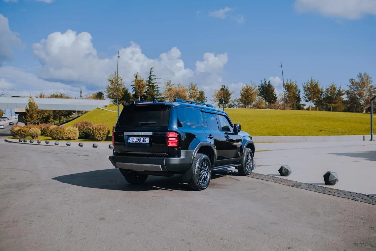 Toyota prado 2025  view 3