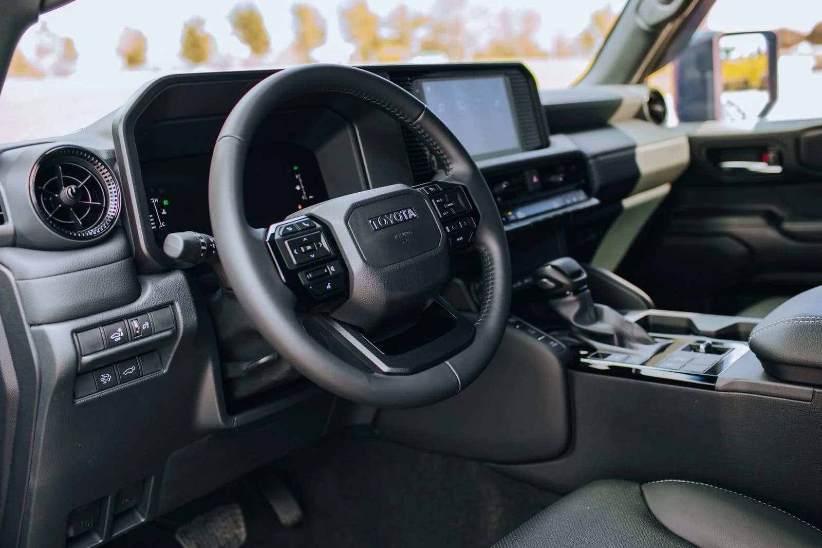 Toyota prado 2025  view 5