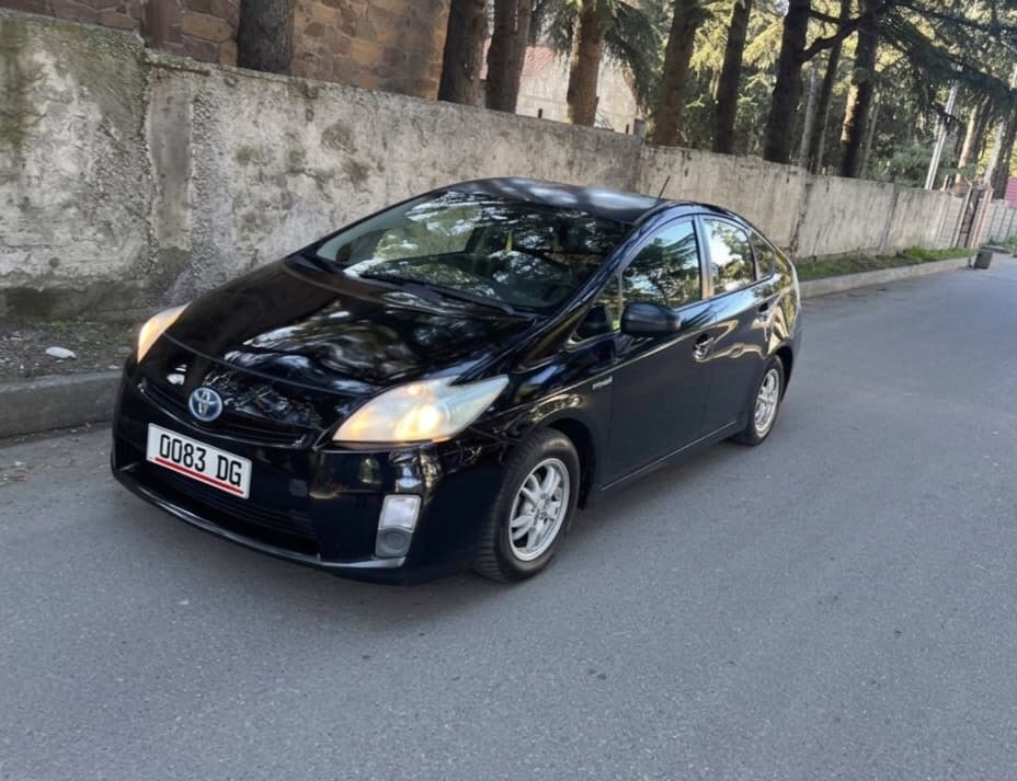 Rent Toyota Prius in Kutaisi — photo 2