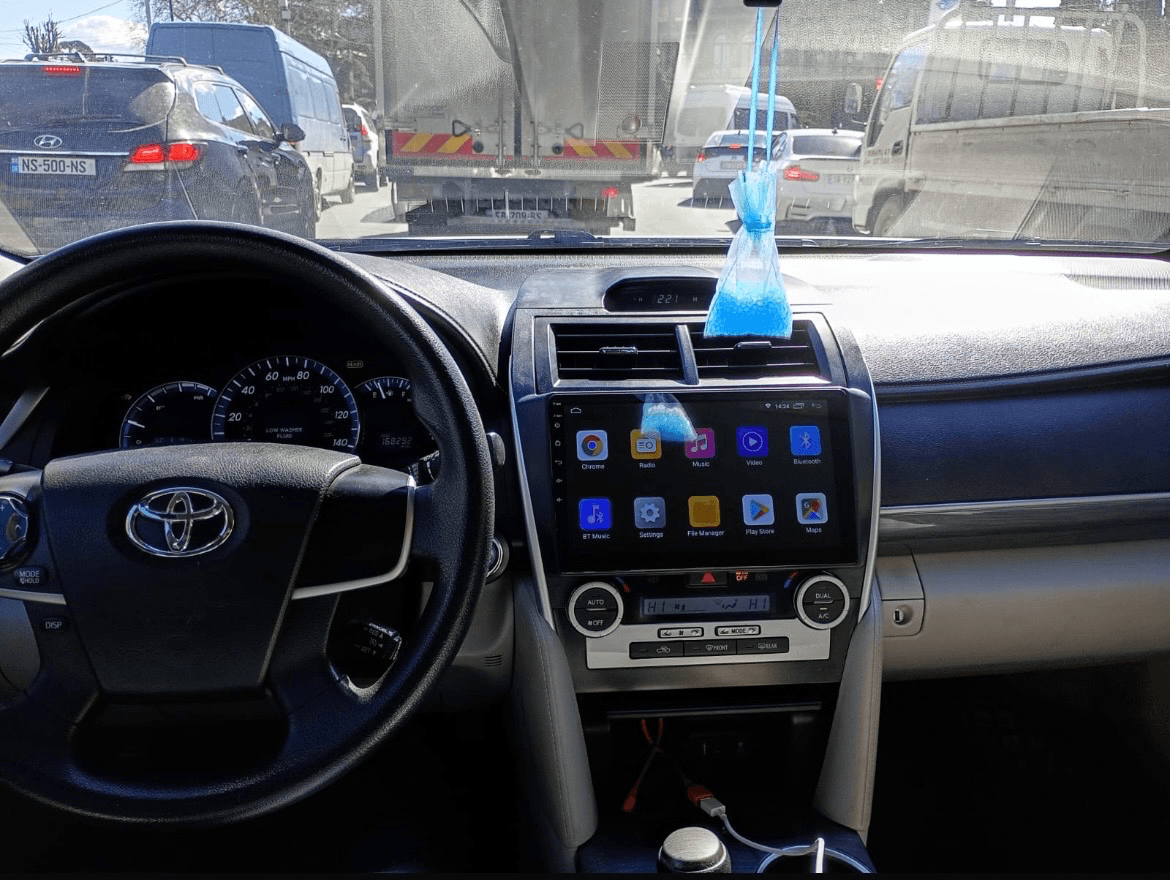 Rent Toyota  Prius  in Tbilisi — photo 5