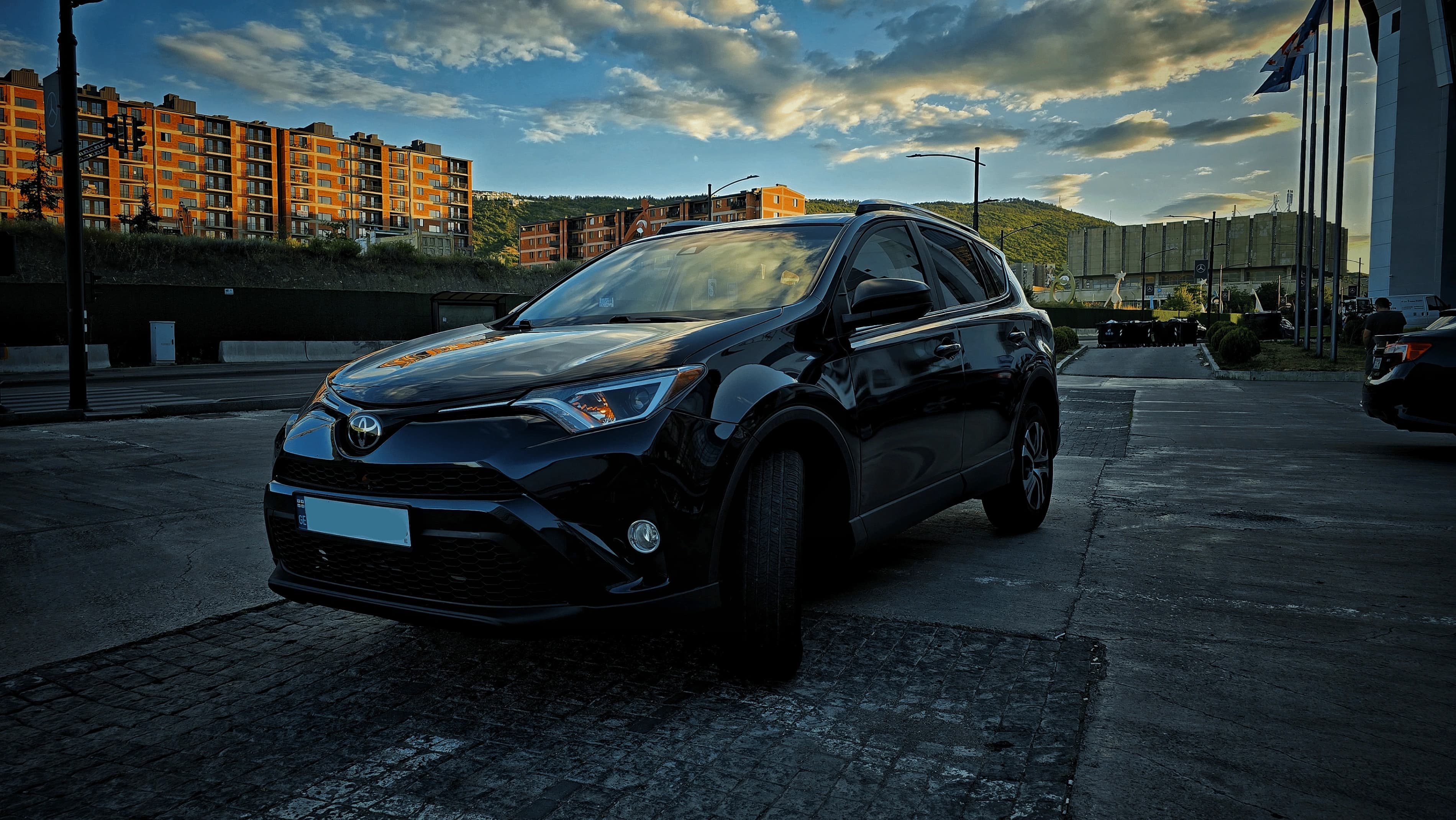 Rent Toyota Rav4 in Tbilisi — photo 3