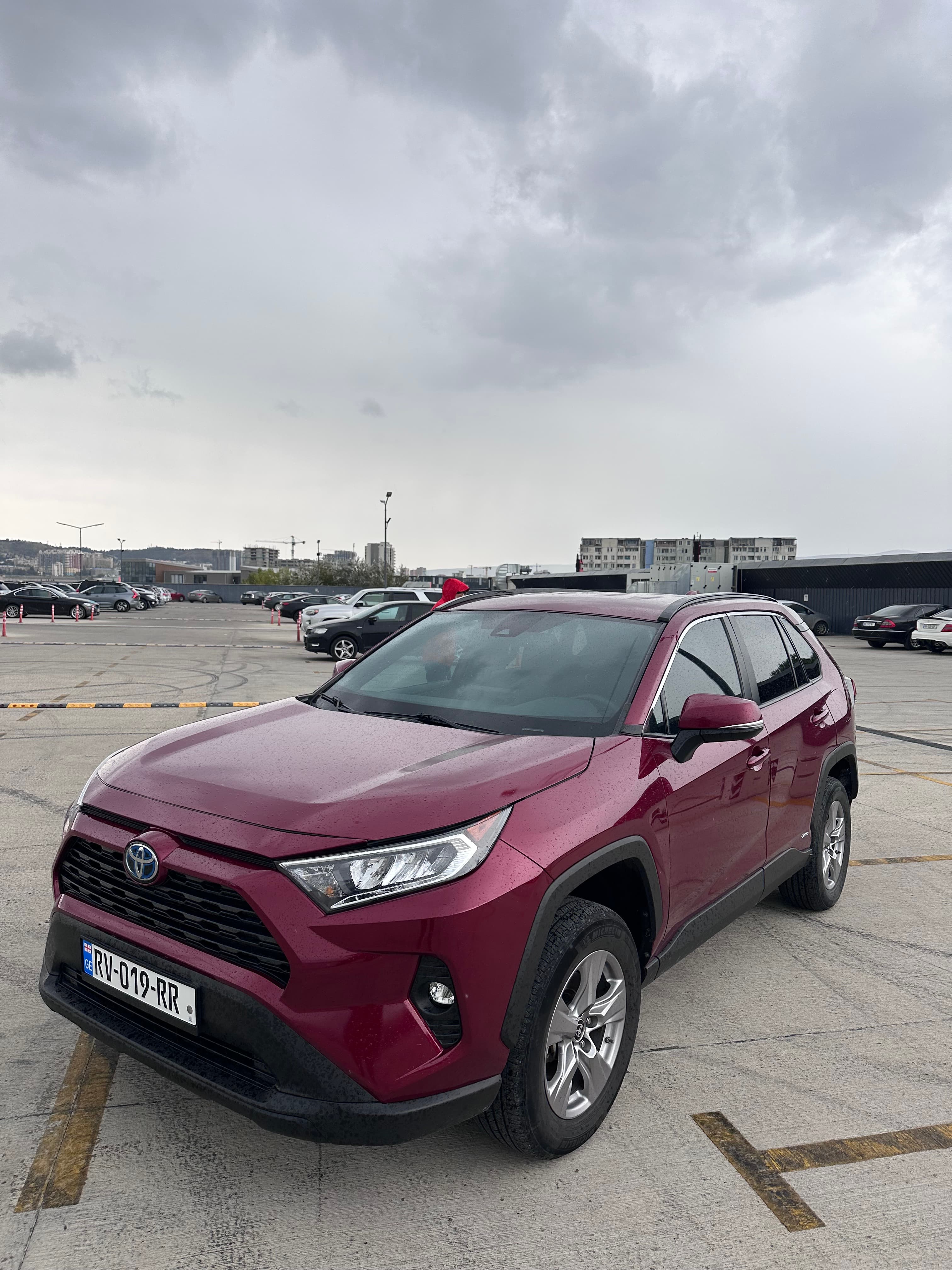Toyota RAV4 Hybrid 2015 view 1