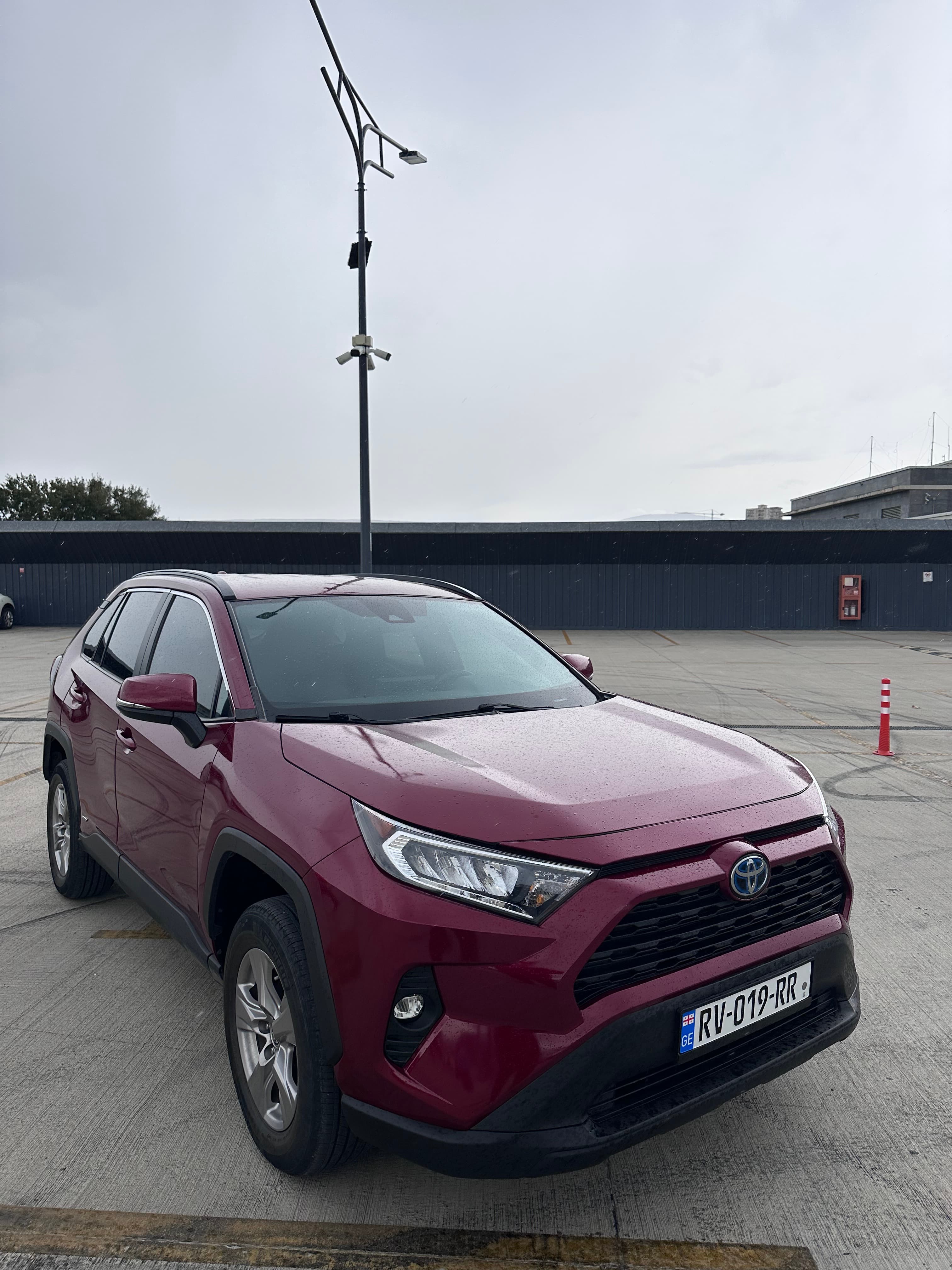 Toyota RAV4 Hybrid 2015 view 2