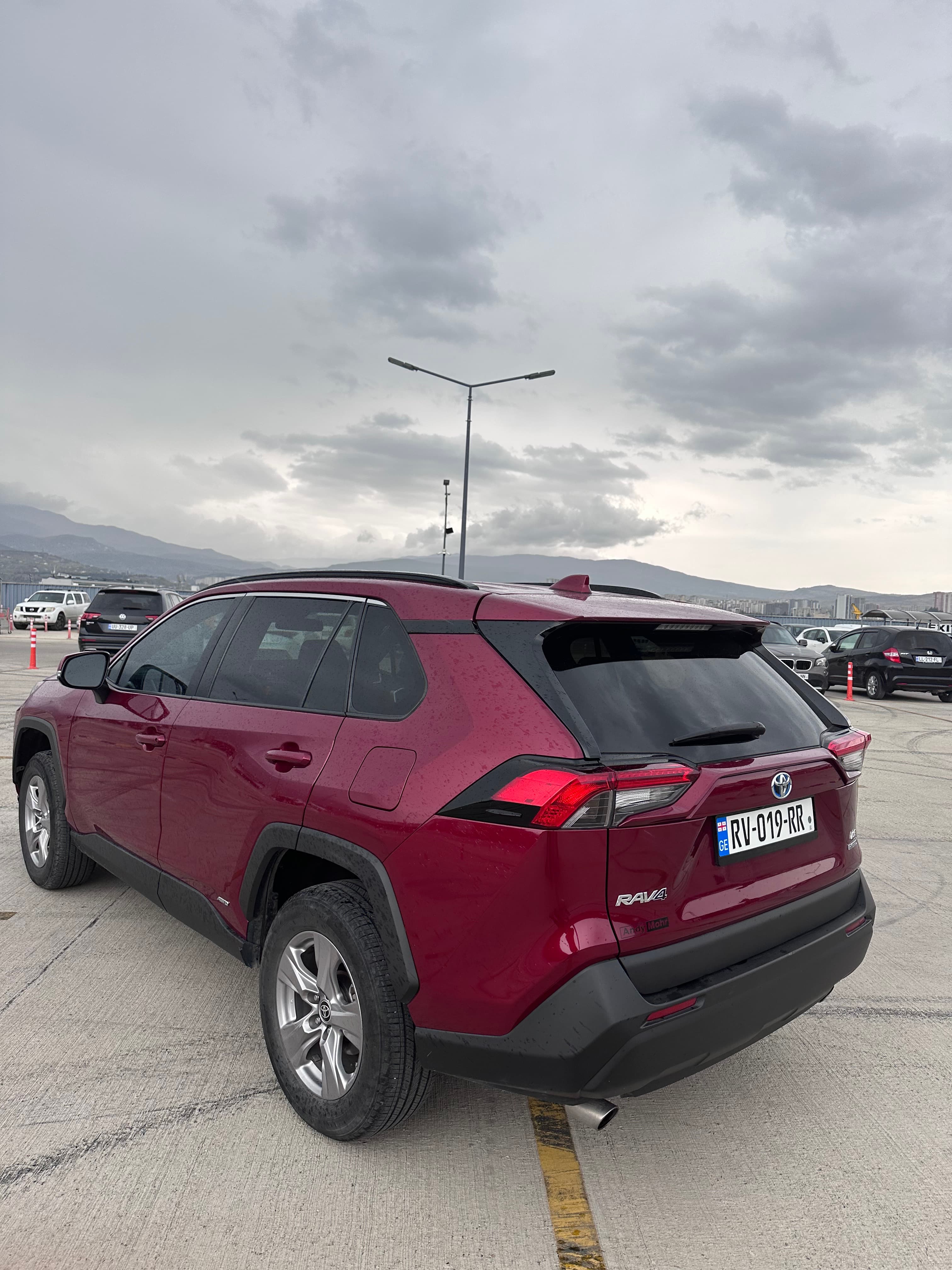 Toyota RAV4 Hybrid 2015 view 4