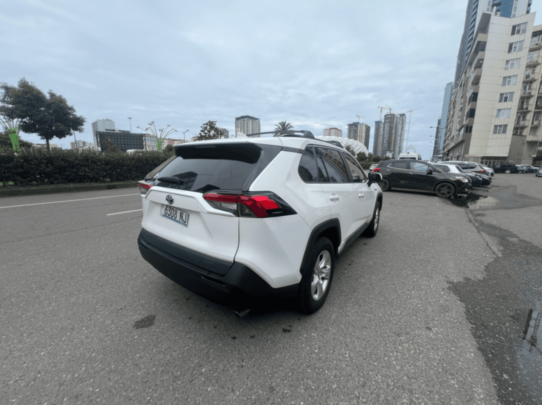 Toyota RAV4 Hybrid (4x4) 2020 photo 3