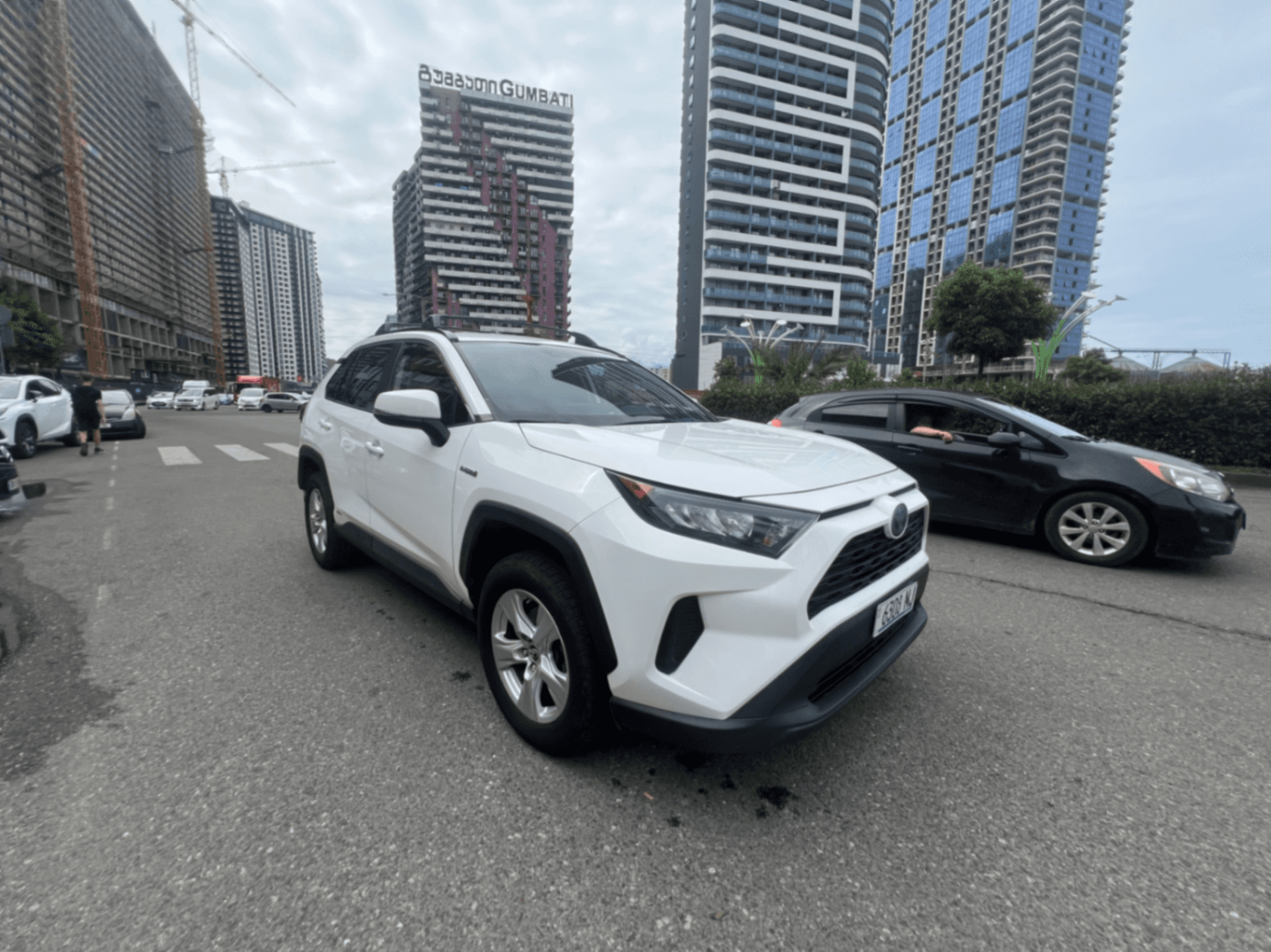 იქირავე Toyota RAV4 Hybrid (4x4) 2020
