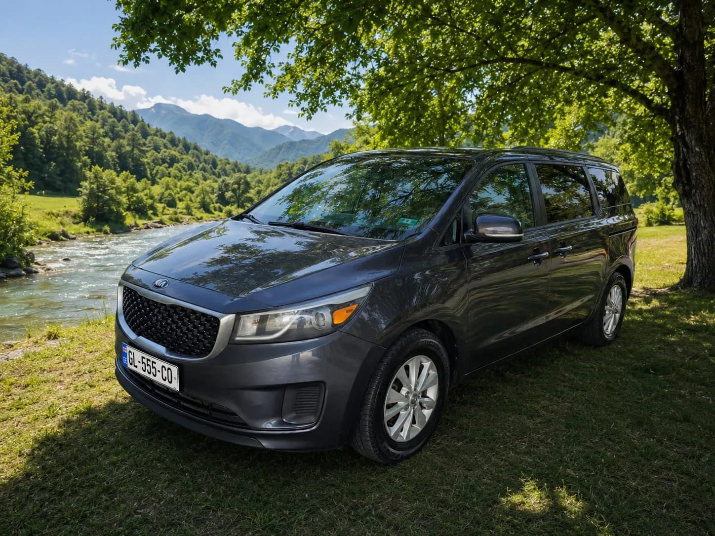 KIA SEDONA 8 SEATER VAN