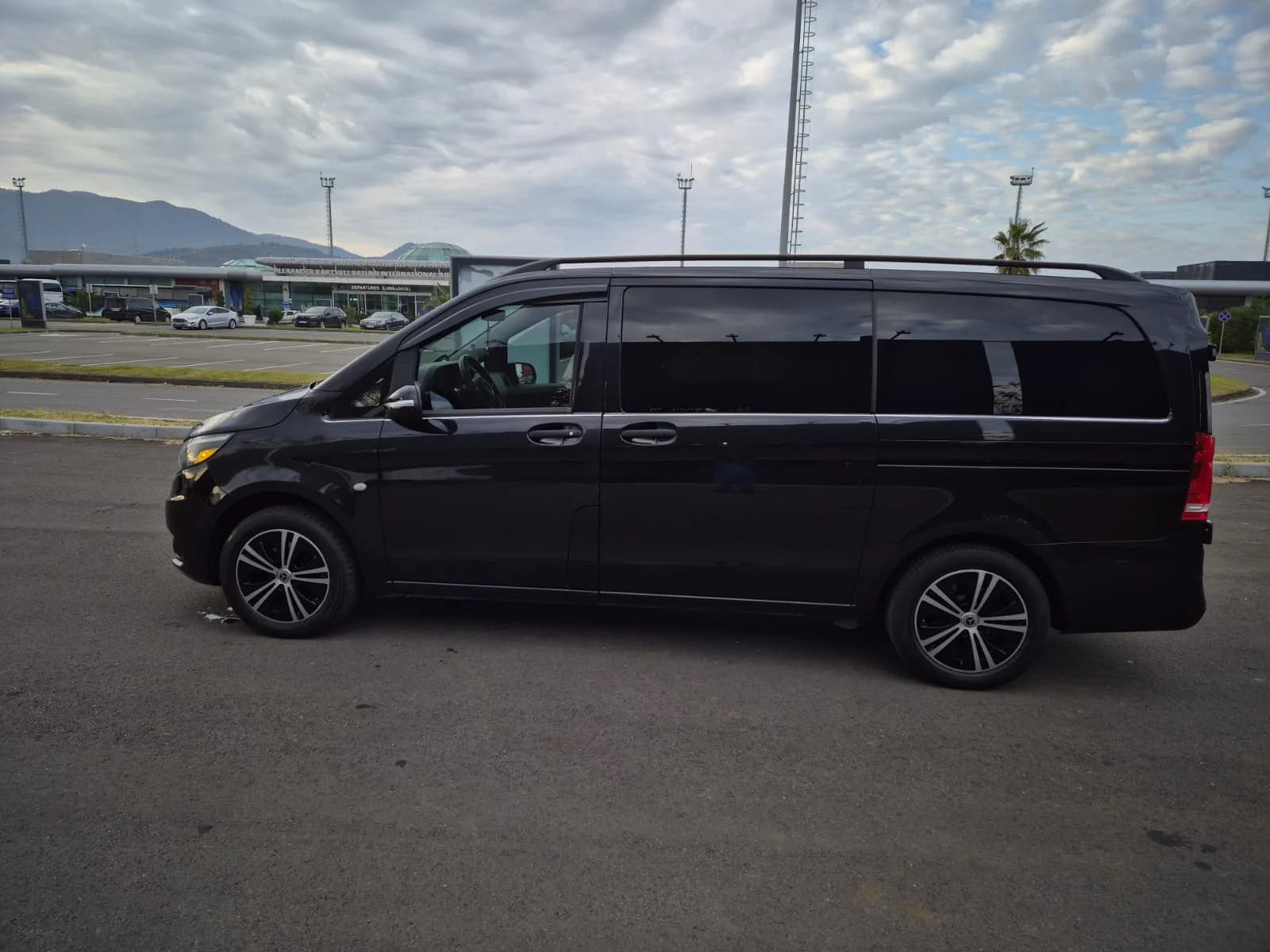 MERCEDES V class with Driver